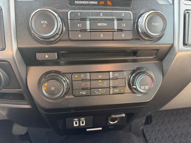 2018 Oxford White Ford F-150 XLT 4X4 Truck