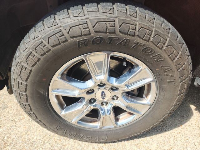 Used 2016 Red Ford XLT image 10