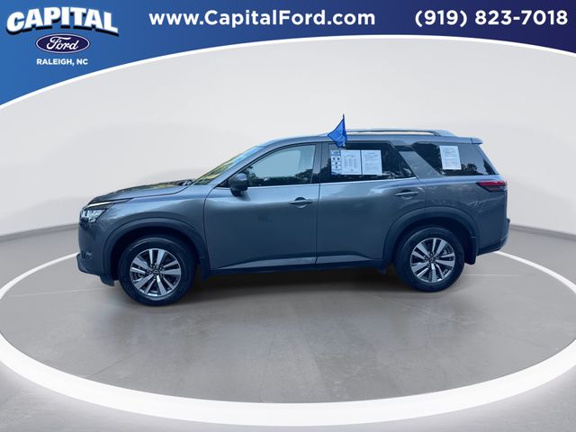 Used 2022 Gray Nissan SL image 5