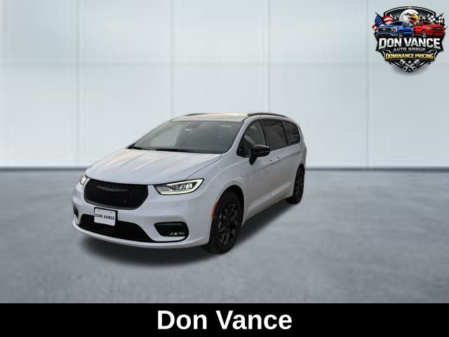 Bright White Clearcoat 2026 Chrysler Pacifica Select FWD Minivan Front-Wheel Drive 9-Speed Automatic