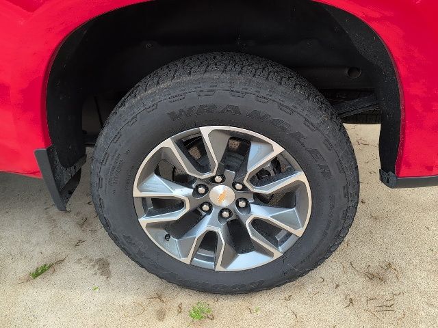 View vehicle photo 4