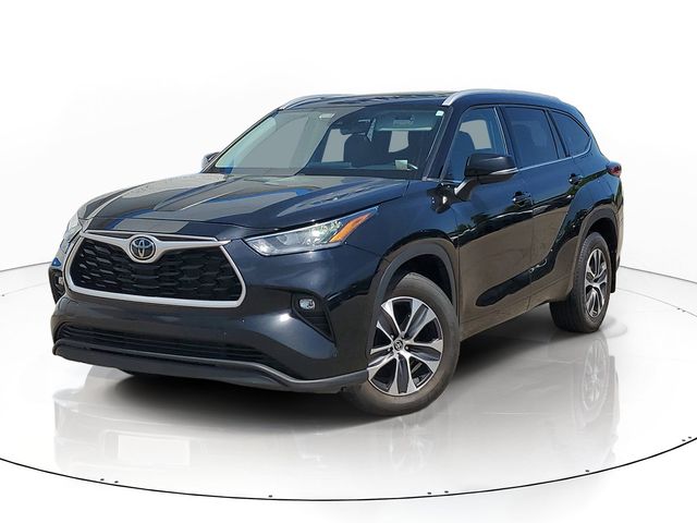 Black 2022 Toyota Highlander SUV / Crossover All-Wheel Drive 8-Speed Automatic