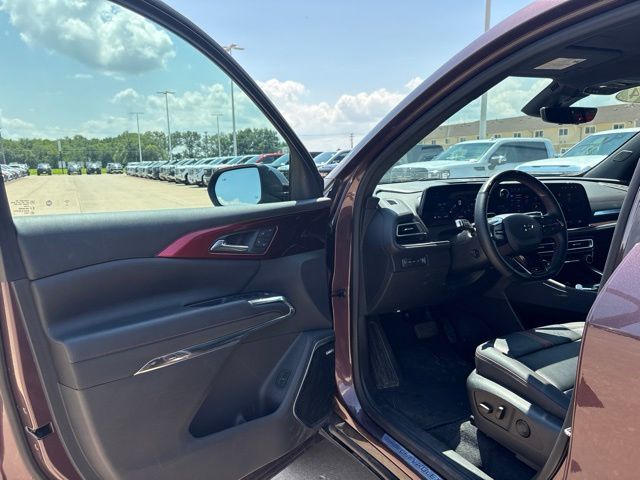 Used 2024 Chevrolet Traverse SUV