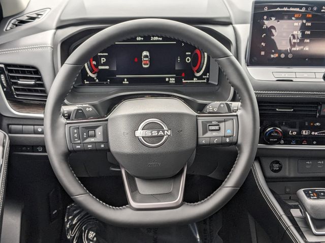 2025 Nissan Rogue Platinum photo