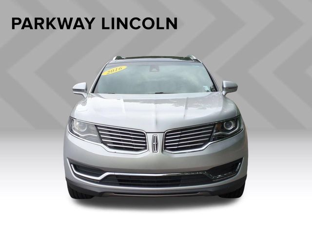 Used 2016 Silver Lincoln Reserve image 8