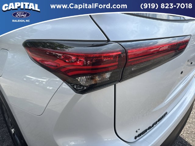 Used 2023 Beige Toyota XLE image 15