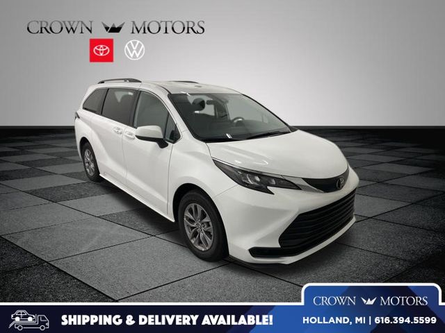 2026 Toyota Sienna LE 8-Passenger FWD