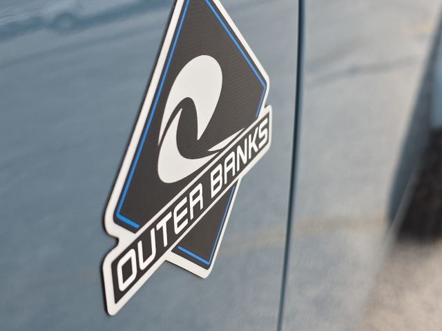 2023 Ford Bronco Big Bend:B02033