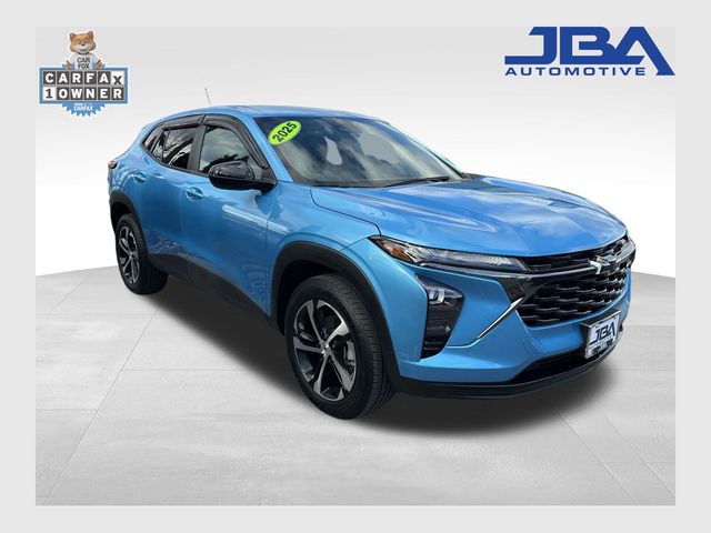 2025 Chevrolet Trax RS with 1RS FWD