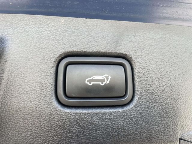 Used 2022 Blue Hyundai SEL image 9