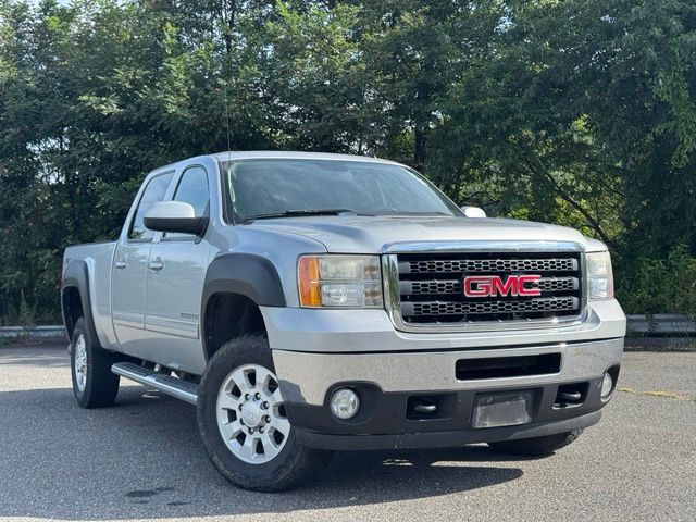  2011 GMC Sierra 2500HD SLT Crew Cab 4WD   