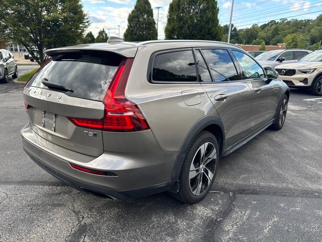 Used 2020  Volvo T5 image 5