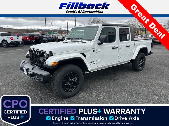 Bright White Clearcoat 2022 Jeep Gladiator Altitude Crew Cab 4WD Pickup Truck Four-Wheel Drive 8-Speed Automatic