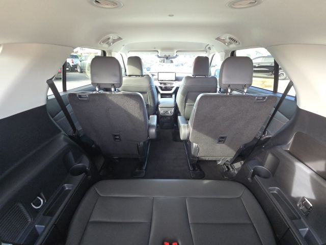 2025 Ford Explorer Active:B02481