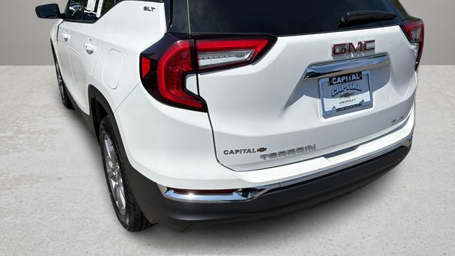 Used 2024 White GMC SLT image 38