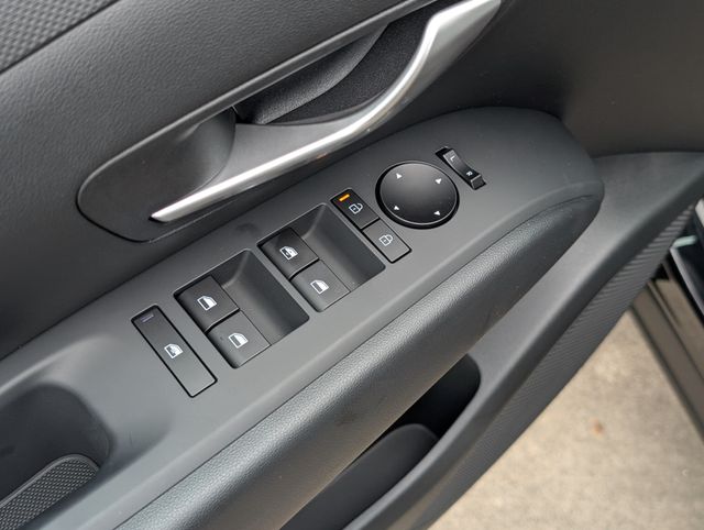 2027 Hyundai Santa Cruz SE Black at DeMontrond Gulf Freeway
