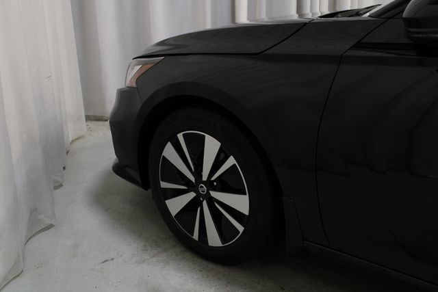 Used 2019 Black Nissan 2.5 SL image 28