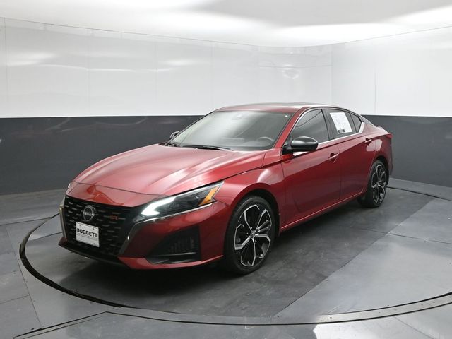 Red (Scarlet Ember Tintcoat) 2023 Nissan Altima 2.5 SR AWD Sedan All-Wheel Drive Continuously Variable Transmission
