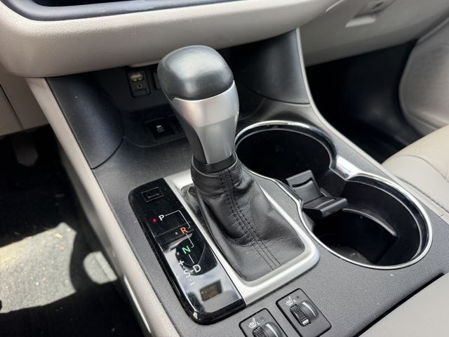 2019 Toyota Highlander XLE Silver at Toyota of Victoria
