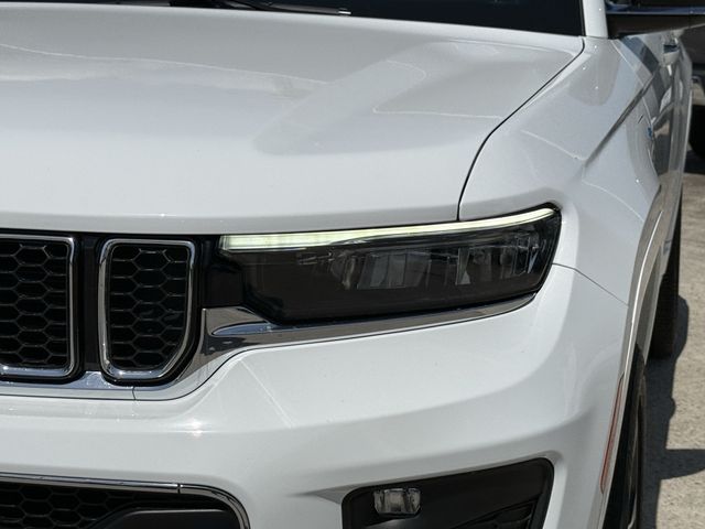 2022 Jeep Grand Cherokee Overland 4xe White at Central Houston Nissan
