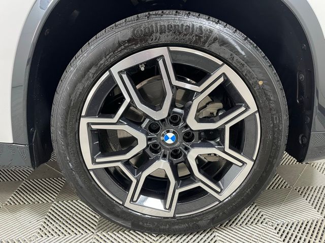 Used 2026 White BMW xDrive28i image 24