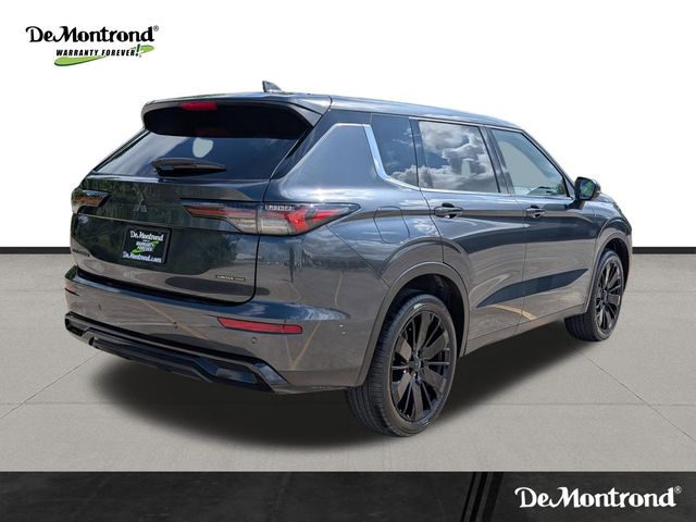 2026 Mitsubishi Outlander LE Gray at North Houston Mitsubishi