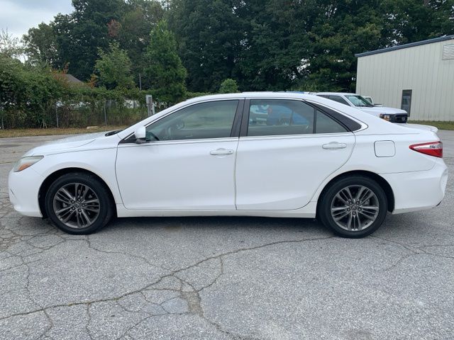 2016 Toyota Camry XLE 2