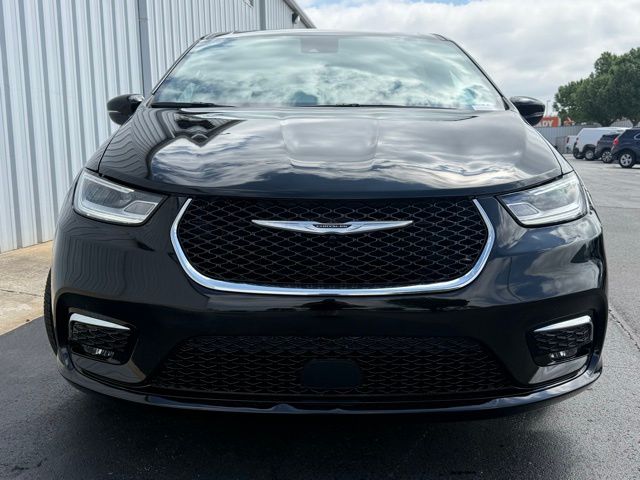 used 2026 Chrysler Pacifica car, priced at $34,996