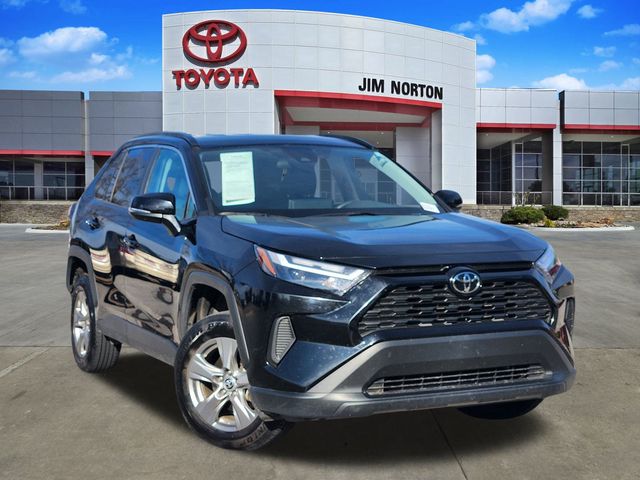 2024 Toyota RAV4 XLE's photo