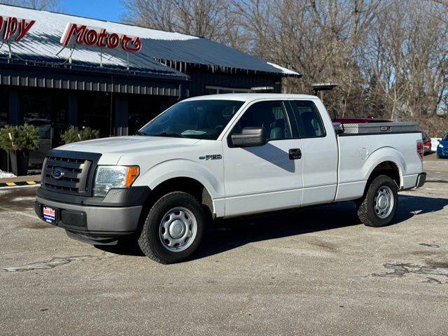 White 2012 Ford F-150 XL SuperCab Pickup Truck 4X2 6-Speed Automatic