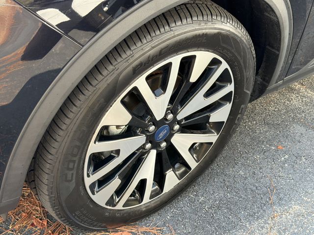 Black Metallic 2020 Ford Escape Hybrid SUV / Crossover Front-Wheel Drive Continuously Variable Transmission