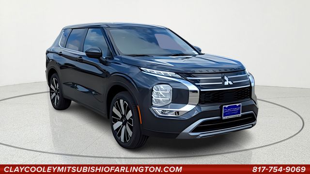 2026 Mitsubishi Outlander SE FWD's photo