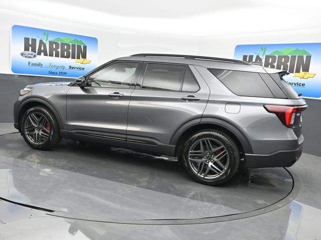 2025 Ford Explorer ST-Line photo