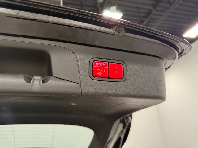 2022 Mercedes-Benz GLC GLC 300 photo