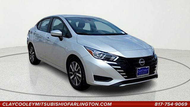 Brilliant Silver Metallic 2023 Nissan Versa Sedan Front-Wheel Drive Continuously Variable Transmission