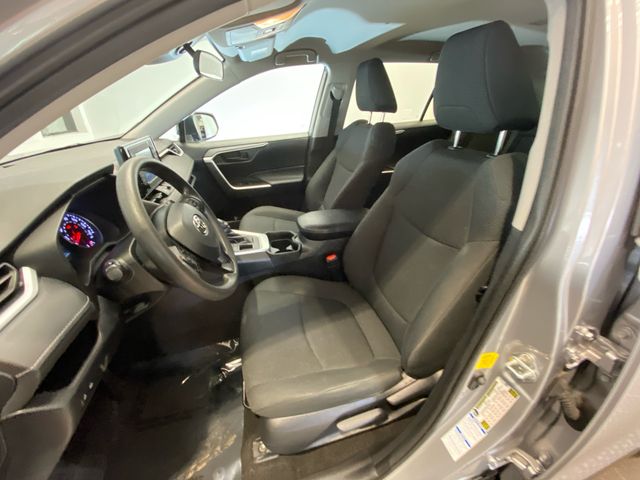 Used 2020  Toyota LE image 11