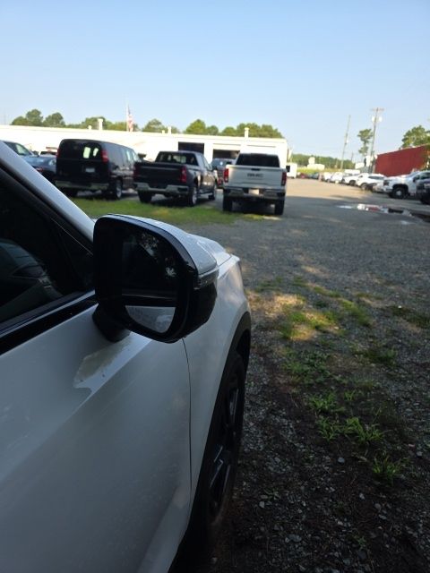 Used 2024 White Kia SX X-Line image 5