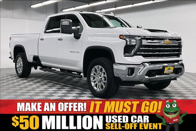 Summit White 2025 Chevrolet Silverado 3500HD Pickup Truck Four-Wheel Drive 10-Speed Automatic