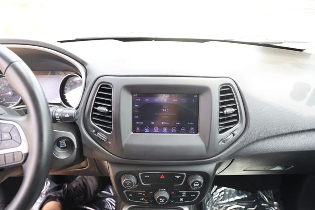 2018 Jeep Compass Latitude White at River Oaks CDJR