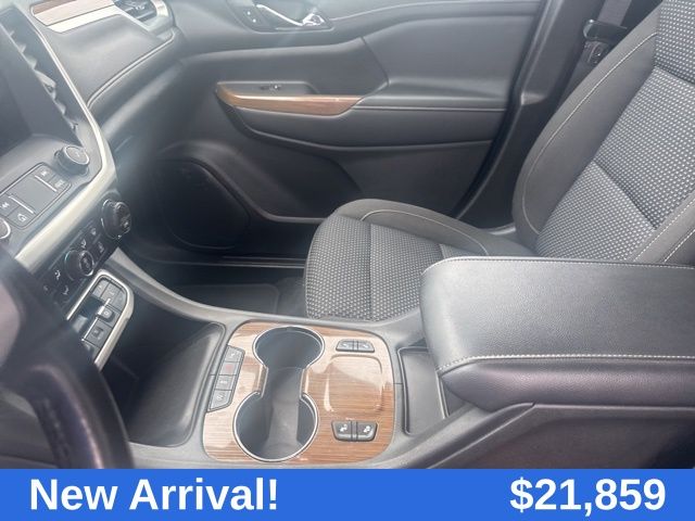 2020 GMC Acadia SLE photo