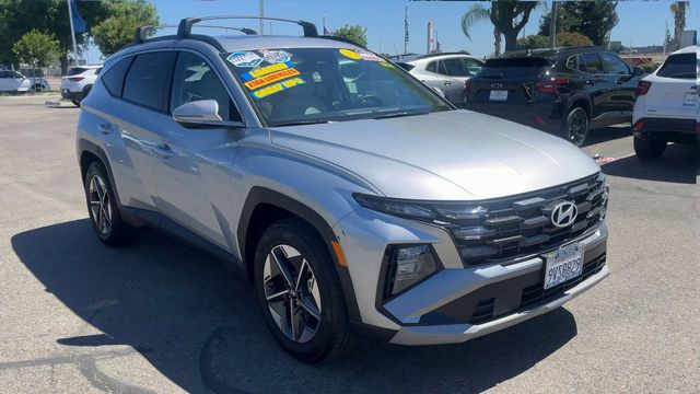 Shimmering Silver 2025 Hyundai Tucson SEL Convenience FWD SUV / Crossover Front-Wheel Drive 8-Speed Automatic