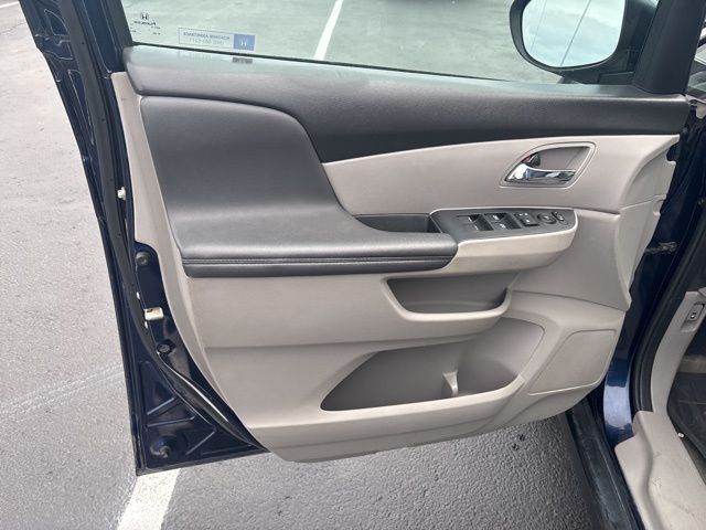 2016 Honda Odyssey SE photo
