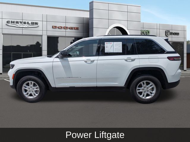 View vehicle photo 7