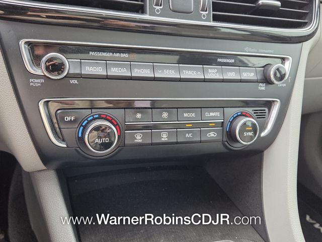 Used 2016 Silver Kia EX image 25