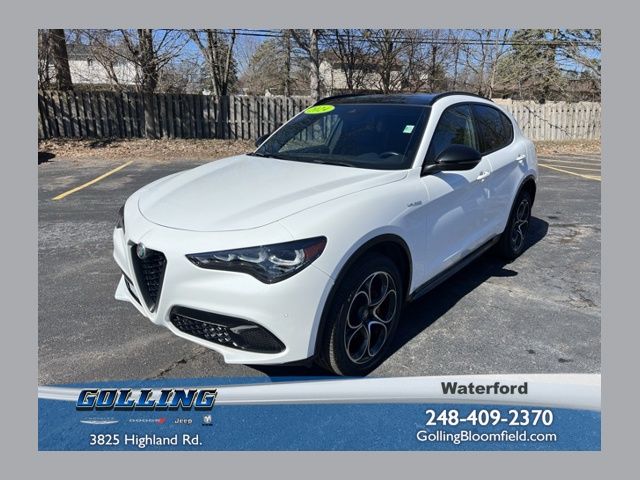 2024 Alfa Romeo Stelvio Veloce AWD