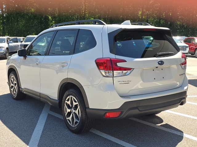 2023 Subaru Forester Premium:B02302