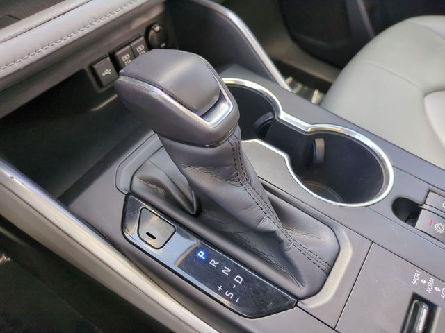 used 2020 Toyota Highlander Hybrid car, priced at $32,481