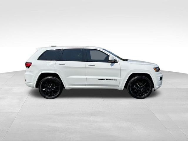 2020 Jeep Grand Cherokee Altitude 23