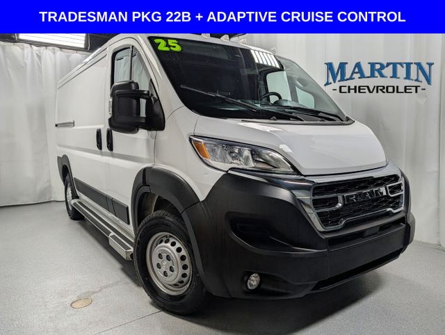 Bright White Clearcoat 2025 RAM ProMaster 2500 Tradesman 136 Low Roof Cargo Van FWD Van Front-Wheel Drive 9-Speed Automatic
