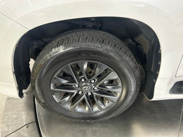 Certified Used 2021  Lexus 460 image 31